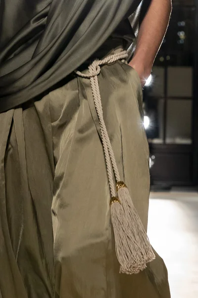Look 1